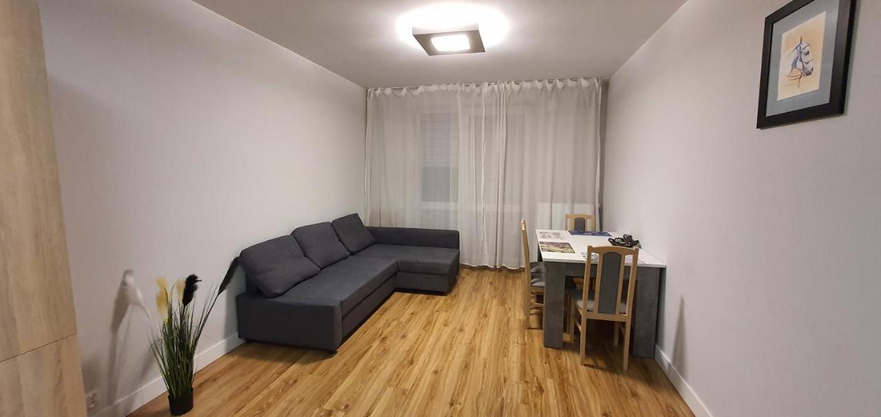 Fajny Apartament Z Parkingiem, Obok Metra. Варшава Экстерьер фото