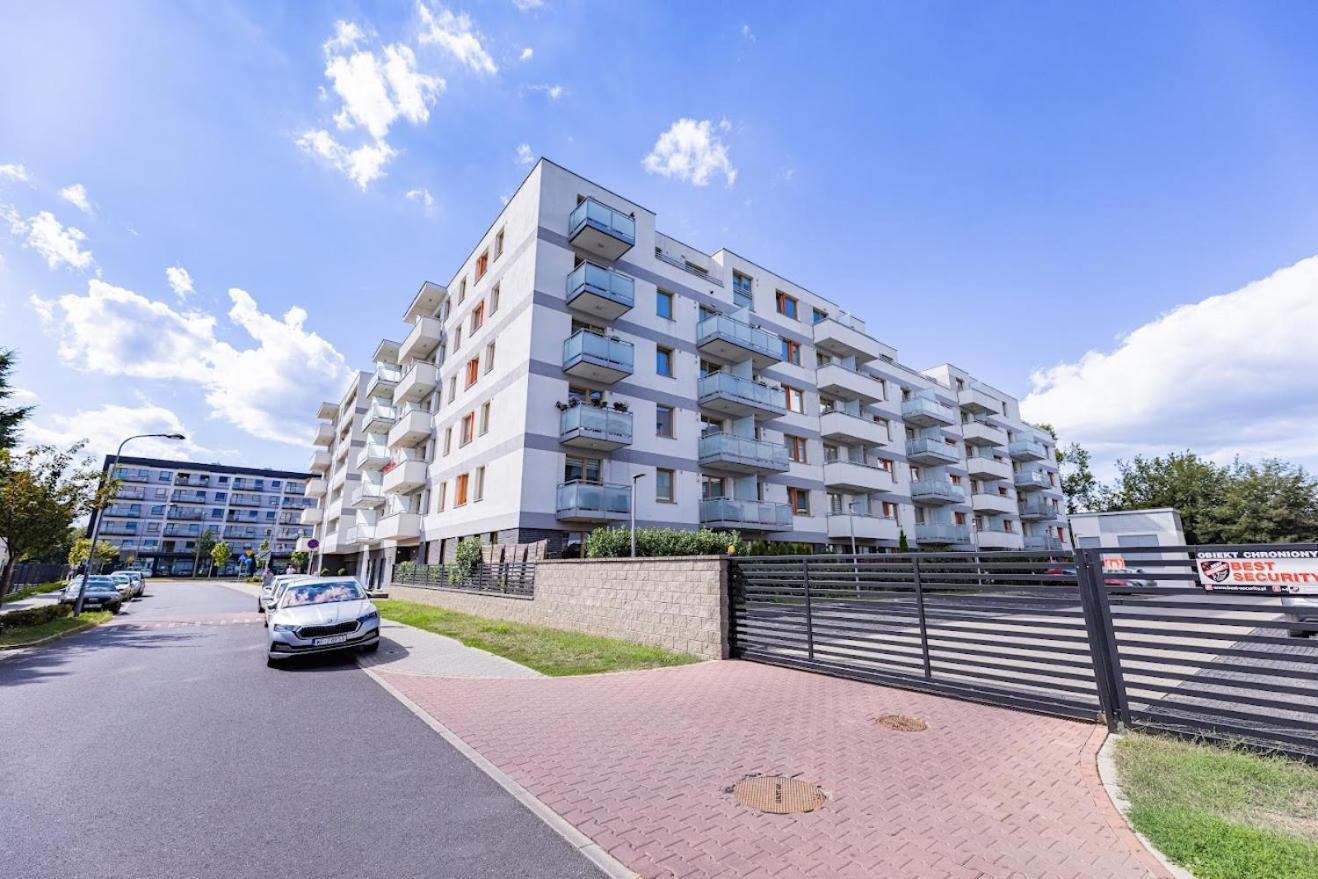 Fajny Apartament Z Parkingiem, Obok Metra. Варшава Экстерьер фото